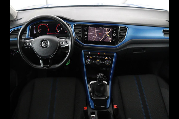 Volkswagen T-Roc 1.0 TSI Style | Trekhaak | Stoelverwarming | Parkeerhulp | Adaptive cruise | Navigatie | Bluetooth | Carplay | Climate control | Virtual cockpit