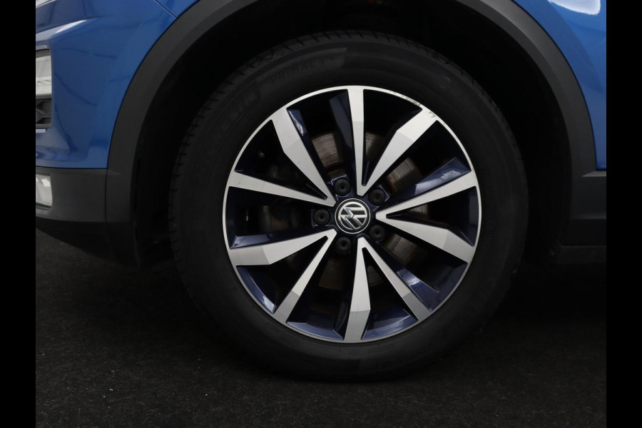 Volkswagen T-Roc 1.0 TSI Style | Trekhaak | Stoelverwarming | Parkeerhulp | Adaptive cruise | Navigatie | Bluetooth | Carplay | Climate control | Virtual cockpit