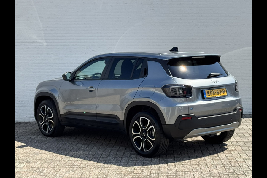 Jeep Avenger Summit 54 kWh Clima Camera Carplay PDC voor en achter Half Leder