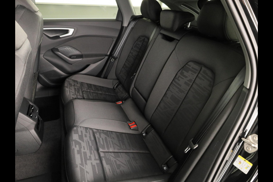 Audi A5 Avant Advanced edition e-hybrid 220 kW / 299 PK Avant 7 | Techniekpakket plus | Stoelen voor elektrisch | Geheugenpakket | Privacy glas |