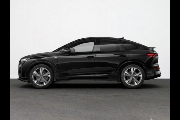 Audi Q4 e-tron S edition e-tron 63 kWh 204 pk | Glazen panoramadak | Trekhaak | Techniekpakket plus | Optiekpakket zwart-glanzend |