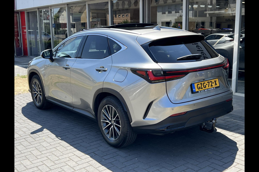 Lexus NX 450h+ AWD Luxury Line | Eerste eigenaar, Trekhaak, Panoramadak, Stoelverwarming, 360 Camera, 1500KG Trekgewicht