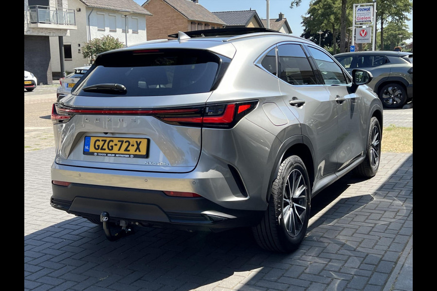 Lexus NX 450h+ AWD Luxury Line | Eerste eigenaar, Trekhaak, Panoramadak, Stoelverwarming, 360 Camera, 1500KG Trekgewicht