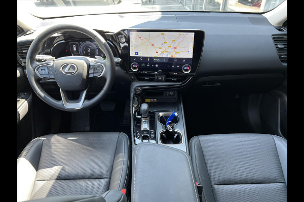 Lexus NX 450h+ AWD Luxury Line | Eerste eigenaar, Trekhaak, Panoramadak, Stoelverwarming, 360 Camera, 1500KG Trekgewicht