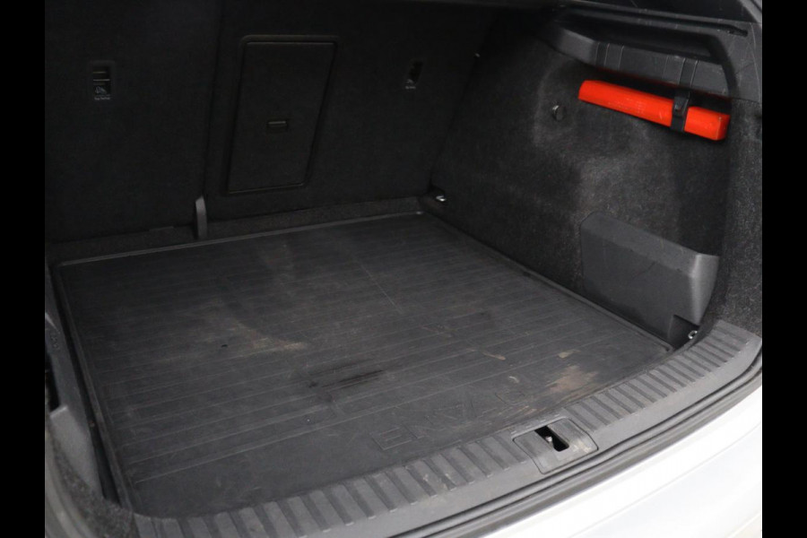 Škoda ENYAQ iV 60 Sportline | SOH 92,2% | Camera | Stuurverwarming | Adaptive Cruise | Navigatie | DAB+ | Bluetooth | Carplay | Sfeerverlichtingen | Climate control