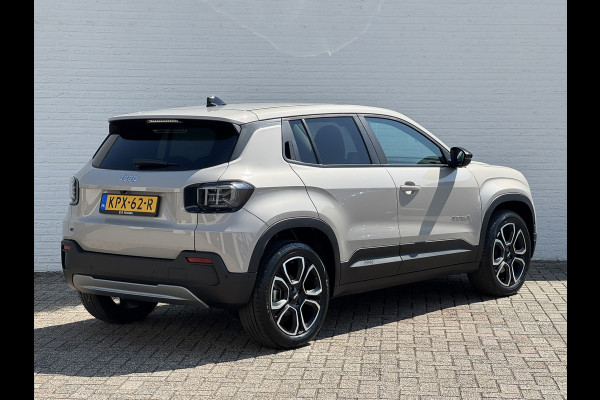Jeep Avenger Summit 54 kWh SOH 96% Clima Camera Carplay PDC voor en achter Half Leder