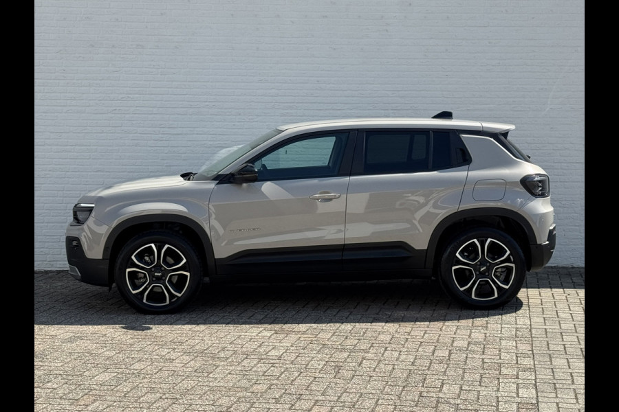 Jeep Avenger Summit 54 kWh SOH 96% Clima Camera Carplay PDC voor en achter Half Leder