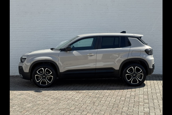 Jeep Avenger Summit 54 kWh SOH 96% Clima Camera Carplay PDC voor en achter Half Leder