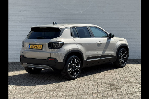 Jeep Avenger Summit 54 kWh SOH 96% Clima Camera Carplay PDC voor en achter Half Leder