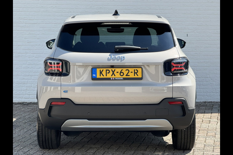 Jeep Avenger Summit 54 kWh SOH 96% Clima Camera Carplay PDC voor en achter Half Leder