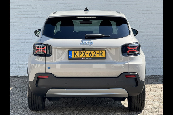 Jeep Avenger Summit 54 kWh SOH 96% Clima Camera Carplay PDC voor en achter Half Leder