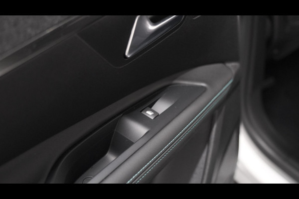 Peugeot 5008 PureTech 130 EAT8 Allure Pack Business | Trekhaak | Elektronische Kofferklep | Camera | Dodehoekdetectie | Apple Carplay