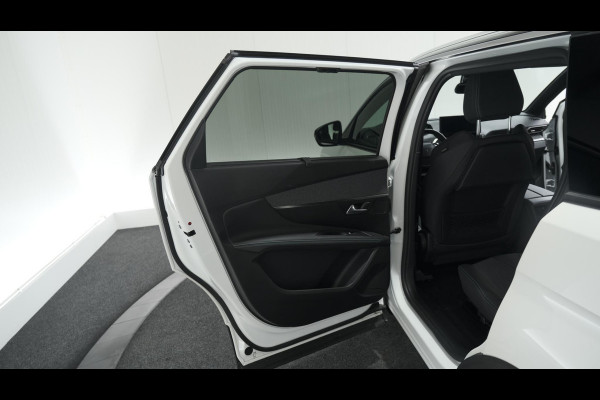 Peugeot 5008 PureTech 130 EAT8 Allure Pack Business | Trekhaak | Elektronische Kofferklep | Camera | Dodehoekdetectie | Apple Carplay