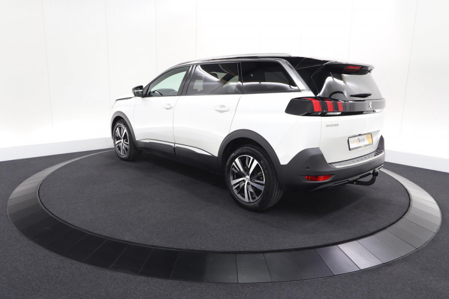Peugeot 5008 PureTech 130 EAT8 Allure Pack Business | Trekhaak | Elektronische Kofferklep | Camera | Dodehoekdetectie | Apple Carplay