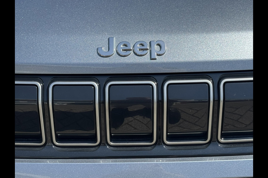 Jeep Avenger Summit 54 kWh Clima Camera Carplay PDC voor en achter Half Leder