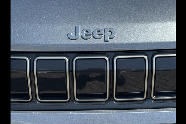Jeep Avenger Summit 54 kWh Clima Camera Carplay PDC voor en achter Half Leder