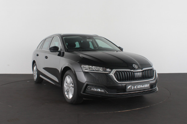 Škoda Octavia Combi 1.0 e-TSI Ambition > Camera/Parkeersensor v + a/Sfeerverlichting...