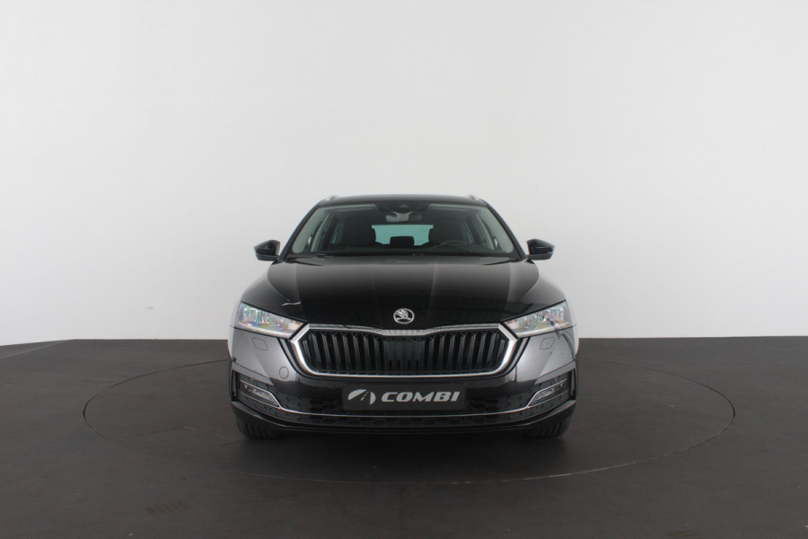 Škoda Octavia Combi 1.0 e-TSI Ambition > Camera/Parkeersensor v + a/Sfeerverlichting...