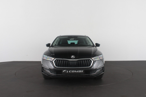 Škoda Octavia Combi 1.0 e-TSI Ambition > Camera/Parkeersensor v + a/Sfeerverlichting...