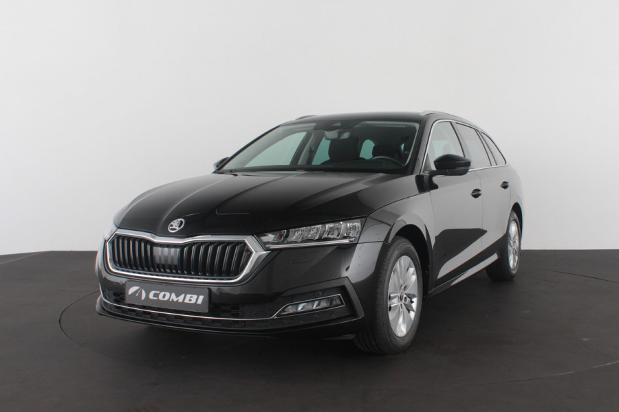 Škoda Octavia Combi 1.0 e-TSI Ambition > Camera/Parkeersensor v + a/Sfeerverlichting...