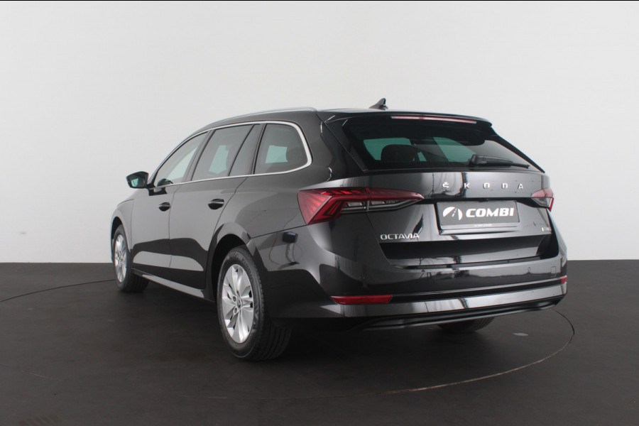 Škoda Octavia Combi 1.0 e-TSI Ambition > Camera/Parkeersensor v + a/Sfeerverlichting...