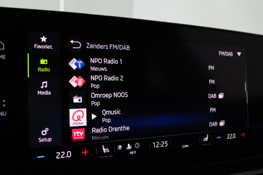Škoda Octavia Combi 1.0 e-TSI Ambition > Camera/Parkeersensor v + a/Sfeerverlichting...