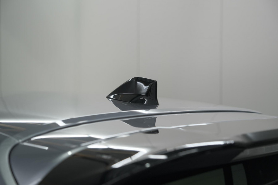 Peugeot 208 1.2 Hybrid 110 e-DCS6 Allure | Apple Carplay | Parkeersensoren Voor + Achter | Climate Control