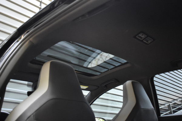 Volkswagen Golf 1.5 eTSI R-Line | Pano | Harman/Kardon | Matrix LED | ACC | Sfeerverlichting | Stuur + Stuurverwarming | Camera |