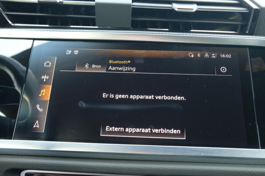 Audi Q3 45 TFSI e S edition 245 PK | Panoramadak | Sonos | Elektrische Klep | Camera | Alcantara bekleding | Stoelverwarming | Dodehoek Sensoren | 20 Inch |