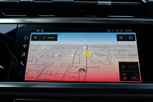 Audi Q3 45 TFSI e S edition 245 PK | Panoramadak | Sonos | Elektrische Klep | Camera | Alcantara bekleding | Stoelverwarming | Dodehoek Sensoren | 20 Inch |