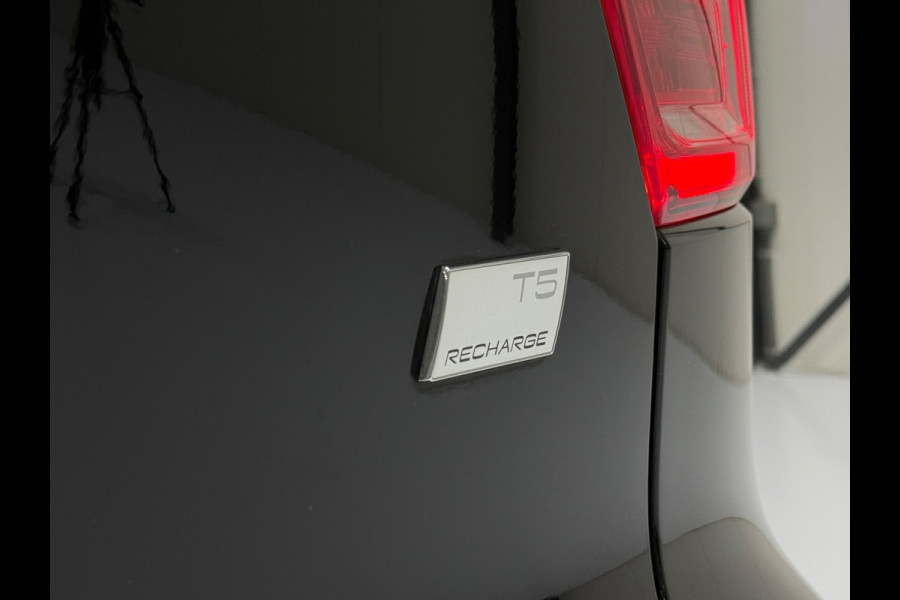 Volvo XC40 T5 Recharge R-Design Pano Camera Led Acc Hud Pdc Harman/Kardon Keyless Stoelverw & Stuur