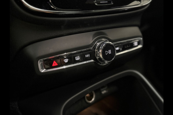 Volvo XC40 T5 Recharge R-Design Pano Camera Led Acc Hud Pdc Harman/Kardon Keyless Stoelverw & Stuur