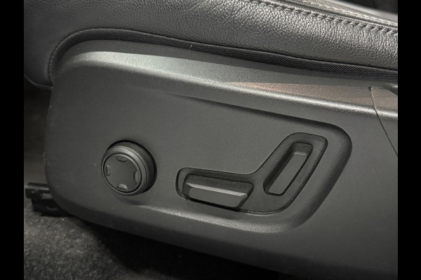 Volvo XC40 T5 Recharge R-Design Pano Camera Led Acc Hud Pdc Harman/Kardon Keyless Stoelverw & Stuur