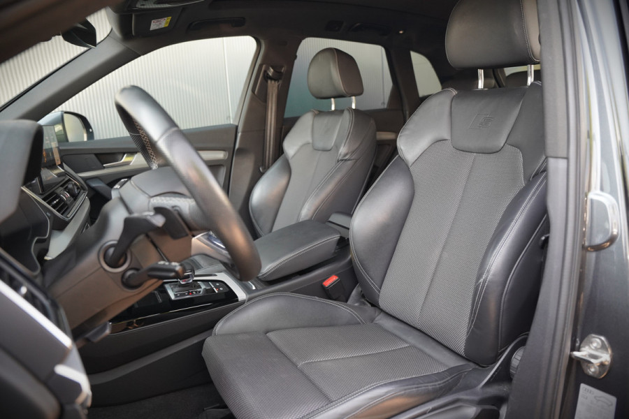Audi Q5 50 TFSI e S edition S-Line | Panoramadak | Adaptive Cruise Control | Stoelverwarming | Ambiance Verlichting | Camera | Navigatie | Apple Carplay | Keyless | Trekhaak | SOH 92%