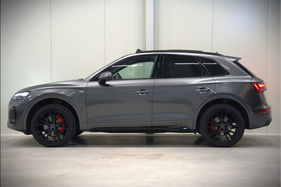 Audi Q5 50 TFSI e S edition S-Line | Panoramadak | Adaptive Cruise Control | Stoelverwarming | Ambiance Verlichting | Camera | Navigatie | Apple Carplay | Keyless | Trekhaak | SOH 92%
