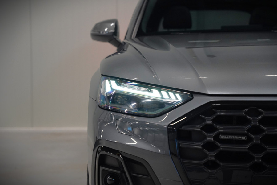 Audi Q5 50 TFSI e S edition S-Line | Panoramadak | Adaptive Cruise Control | Stoelverwarming | Ambiance Verlichting | Camera | Navigatie | Apple Carplay | Keyless | Trekhaak | SOH 92%