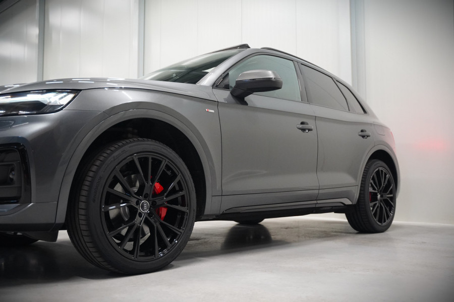 Audi Q5 50 TFSI e S edition S-Line | Panoramadak | Adaptive Cruise Control | Stoelverwarming | Ambiance Verlichting | Camera | Navigatie | Apple Carplay | Keyless | Trekhaak | SOH 92%