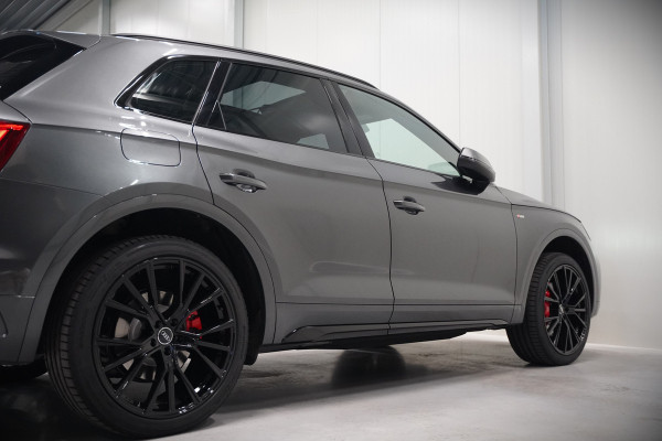 Audi Q5 50 TFSI e S edition S-Line | Panoramadak | Adaptive Cruise Control | Stoelverwarming | Ambiance Verlichting | Camera | Navigatie | Apple Carplay | Keyless | Trekhaak | SOH 92%