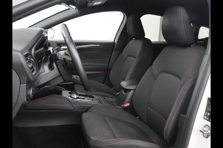 Ford Focus 1.5 EcoBoost ST Line X Business | Virtual | Cruise | Virtual | Cruise control | Lane assist | Camera | DAB | Climate control | Elektrische kofferklep | Navigatie | Bluetooth | Carplay
