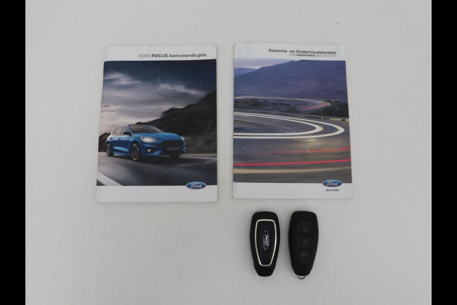 Ford Focus 1.5 EcoBoost ST Line X Business | Virtual | Cruise | Virtual | Cruise control | Lane assist | Camera | DAB | Climate control | Elektrische kofferklep | Navigatie | Bluetooth | Carplay