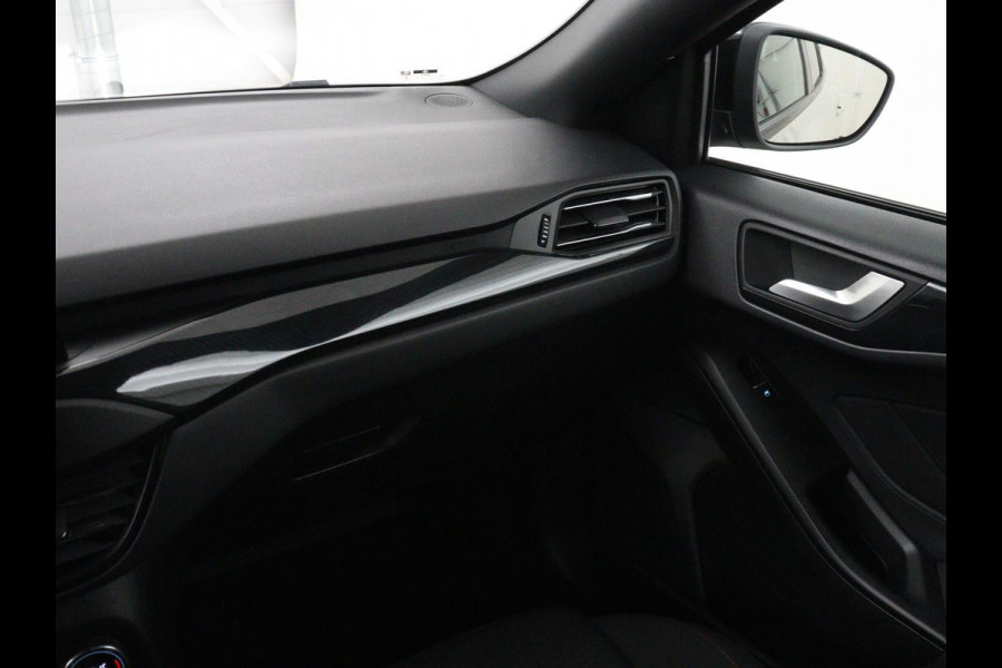 Ford Focus 1.5 EcoBoost ST Line X Business | Virtual | Cruise | Virtual | Cruise control | Lane assist | Camera | DAB | Climate control | Elektrische kofferklep | Navigatie | Bluetooth | Carplay