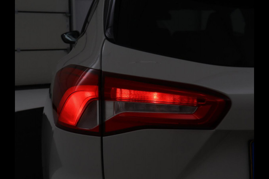 Ford Focus 1.5 EcoBoost ST Line X Business | Virtual | Cruise | Virtual | Cruise control | Lane assist | Camera | DAB | Climate control | Elektrische kofferklep | Navigatie | Bluetooth | Carplay