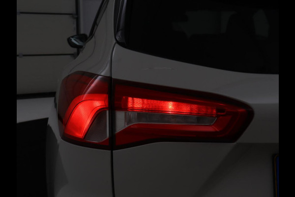 Ford Focus 1.5 EcoBoost ST Line X Business | Virtual | Cruise | Virtual | Cruise control | Lane assist | Camera | DAB | Climate control | Elektrische kofferklep | Navigatie | Bluetooth | Carplay