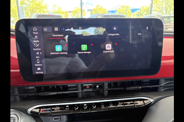 Fiat 500 RED 24 kWh Achteruitrijcamera - Apple carplay - Navigatie - Parkeersensor achter - Draadloze telefoonoplader - Airco - Bluetooth - Cruise control - Keyless start - Radio - Stuur multifunctioneel - Elektrische ramen - Led verlichting - Licht metalen velgen 16 inch