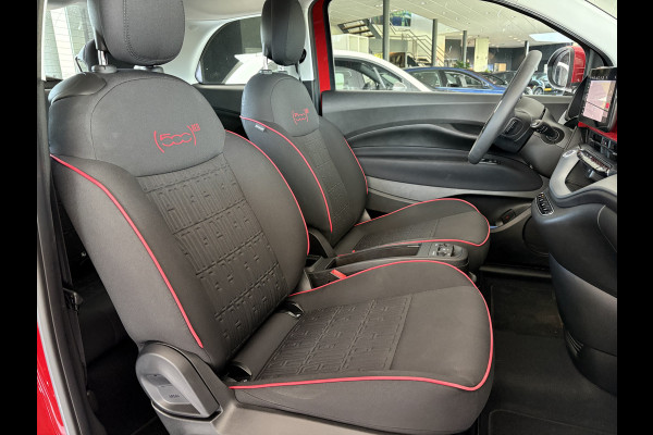 Fiat 500 RED 24 kWh Achteruitrijcamera - Apple carplay - Navigatie - Parkeersensor achter - Draadloze telefoonoplader - Airco - Bluetooth - Cruise control - Keyless start - Radio - Stuur multifunctioneel - Elektrische ramen - Led verlichting - Licht metalen velgen 16 inch