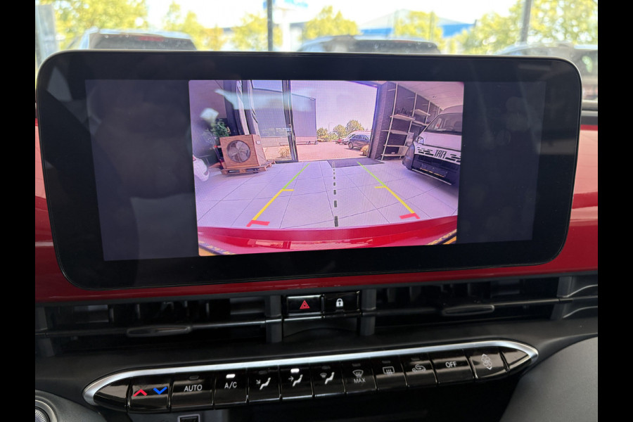Fiat 500 RED 24 kWh Achteruitrijcamera - Apple carplay - Navigatie - Parkeersensor achter - Draadloze telefoonoplader - Airco - Bluetooth - Cruise control - Keyless start - Radio - Stuur multifunctioneel - Elektrische ramen - Led verlichting - Licht metalen velgen 16 inch