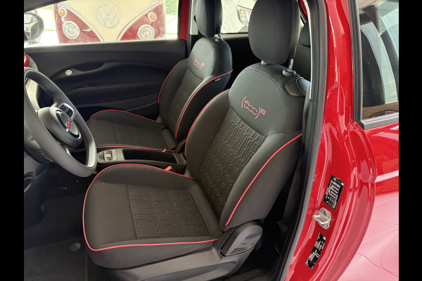 Fiat 500 RED 24 kWh Achteruitrijcamera - Apple carplay - Navigatie - Parkeersensor achter - Draadloze telefoonoplader - Airco - Bluetooth - Cruise control - Keyless start - Radio - Stuur multifunctioneel - Elektrische ramen - Led verlichting - Licht metalen velgen 16 inch