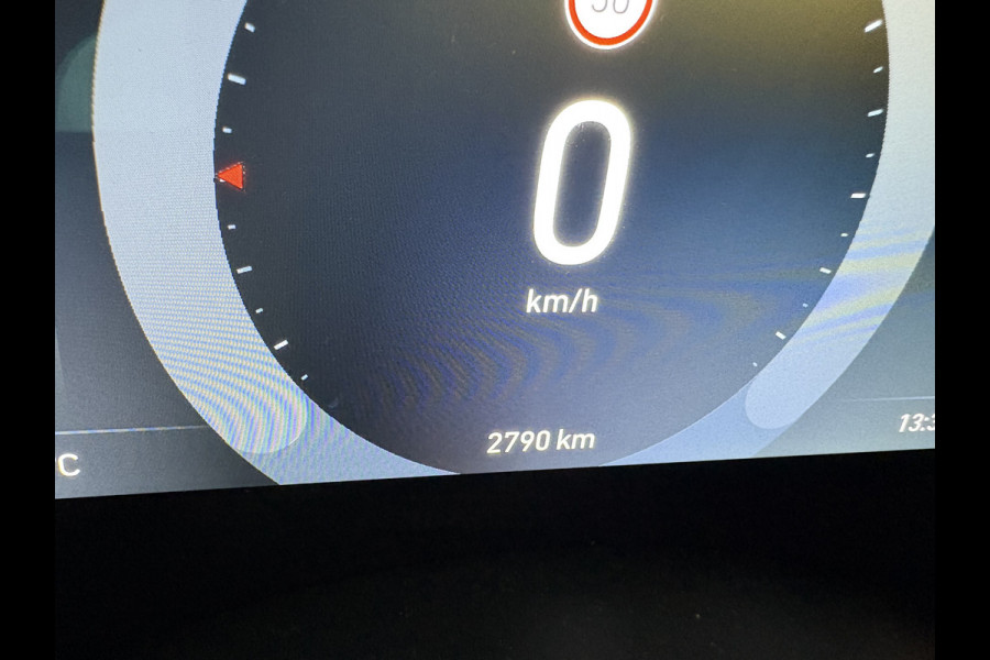 Fiat 500 RED 24 kWh Achteruitrijcamera - Apple carplay - Navigatie - Parkeersensor achter - Draadloze telefoonoplader - Airco - Bluetooth - Cruise control - Keyless start - Radio - Stuur multifunctioneel - Elektrische ramen - Led verlichting - Licht metalen velgen 16 inch