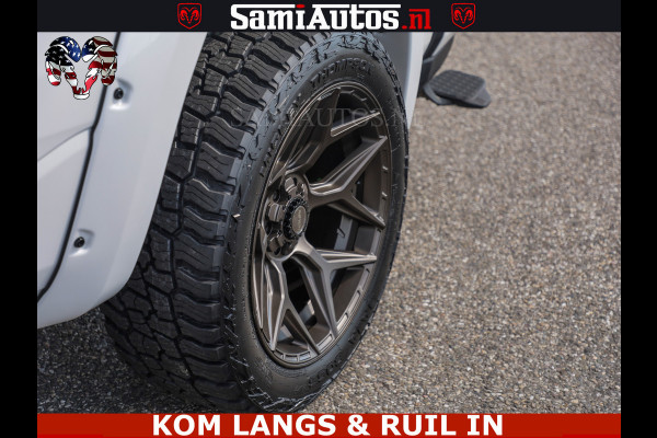 Dodge Ram LIMITED H.O 540PK 706Nm | Massage + Full Option | De Meest Luxe en Volle Pick-Up in zijn Klasse | Comfortabele Dubbele Cabine met Royale 5 Zitplaatsen | BPM vrij | Nu Leverbaar uit Voorraad | Voorraad Nr 2336 - 7700 | De specialist in Amerikaanse pick‑ups in Nederland en Europa.