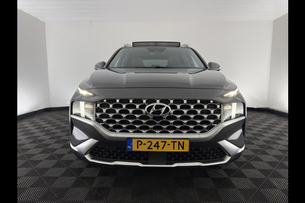 Hyundai Santa Fe 1.6 T-GDI Comfort Smart Sky AWD [ 7-Pers. ] {SoH-100%} (Plug-In) (INCL-BTW) *PANO | LEATHER | FULL-LED | ADAPTIVE-CRUISE | BLINDSPOT | MEMORY-PACK | DIGI-COCKPIT | SHIFTPADDLES | PRIVACYGLASS | NAVI-FULLMAP | KEYLESS | TOWBAR | CARBON | 19''ALU*